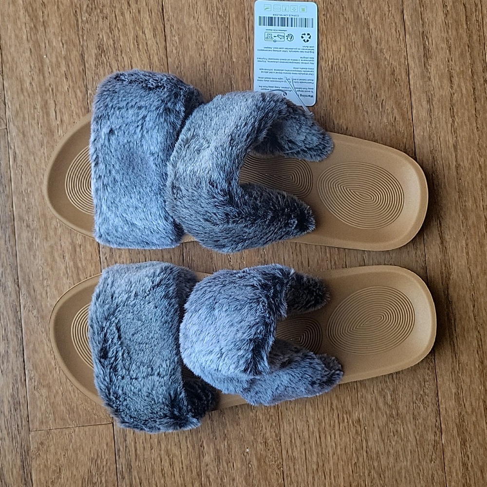 Women's slippers